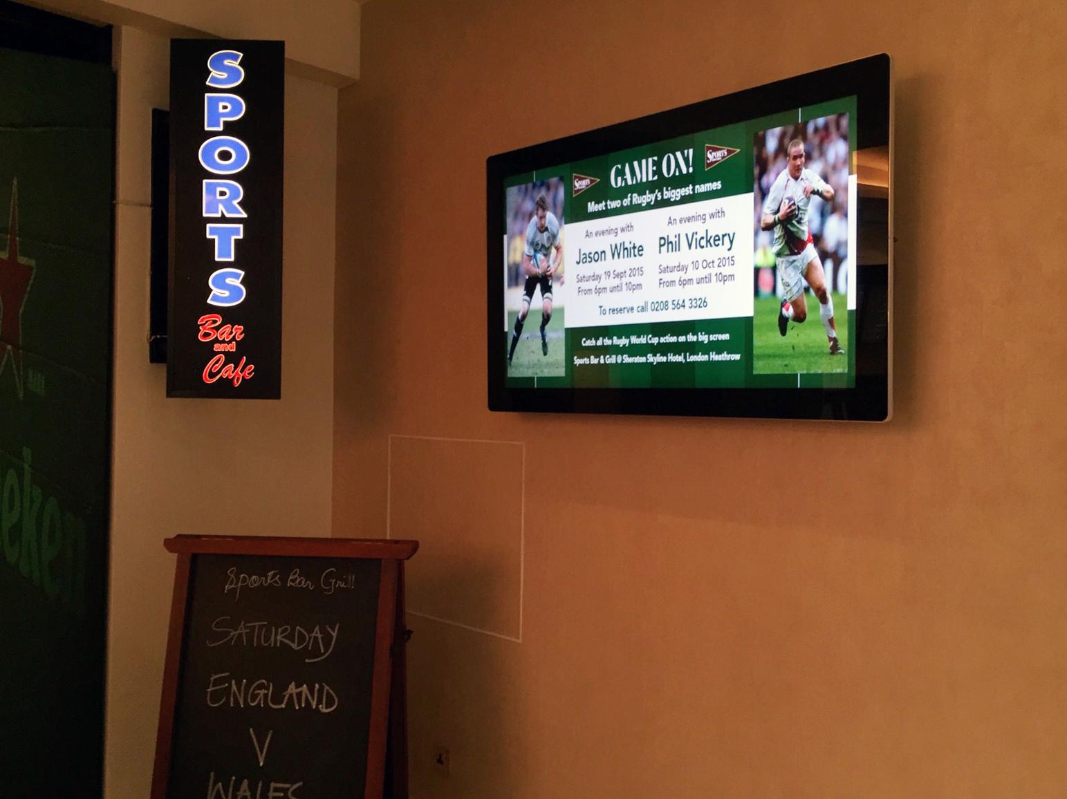 Sports Bar con señalización digital