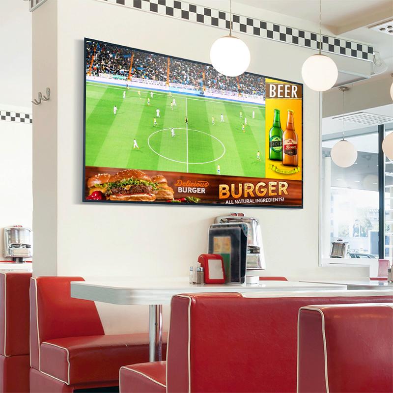 Restaurante con futbol y publicidad